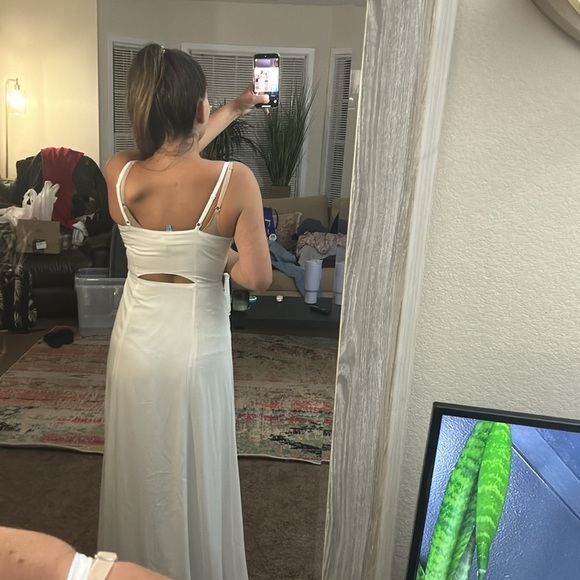 White Maxi Dress Size 4 Wedding Bride To Be Date Night Formal - Picture 2 of 5